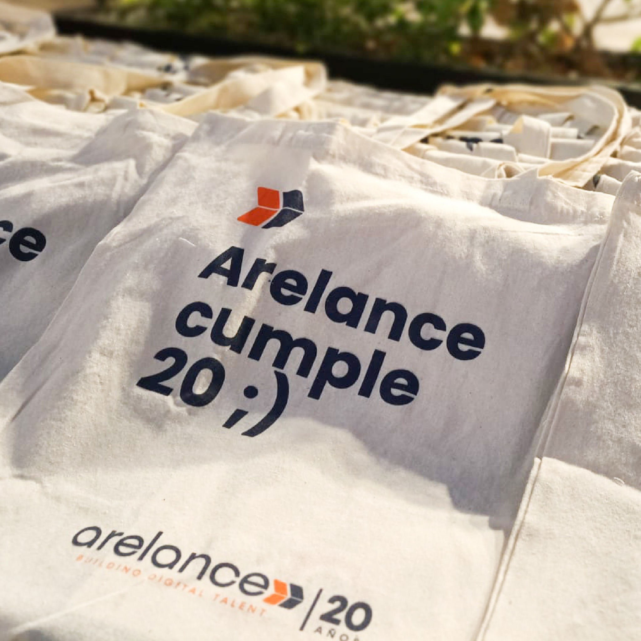 Dos Décadas de Transformación Tech: Celebrando 20 Años de Arelance